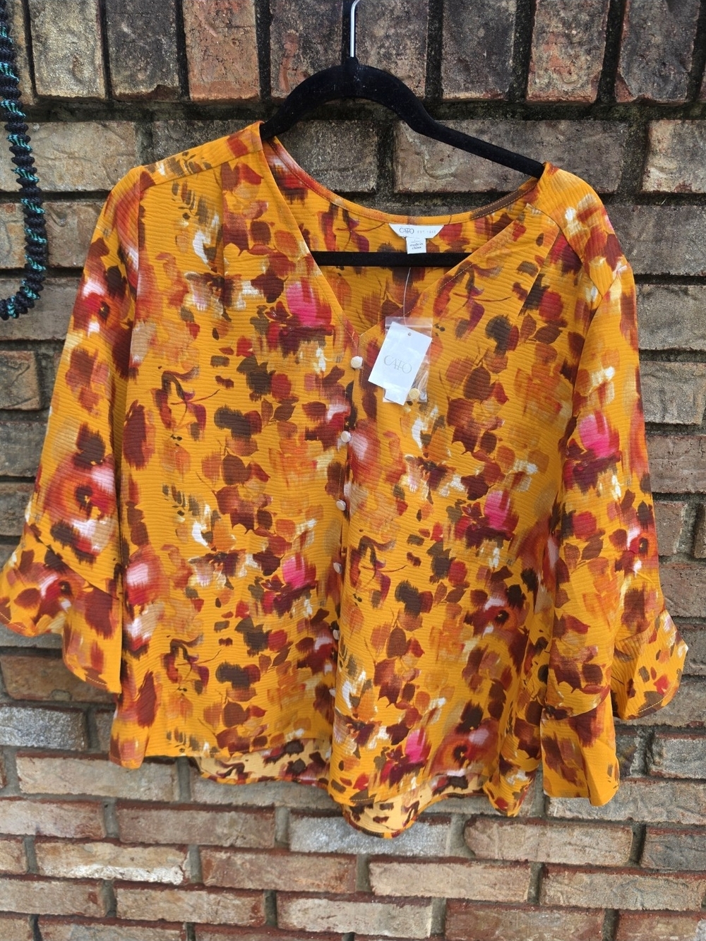 New Women’s CATO Mustard Floral Shirt, RV $29 size Large